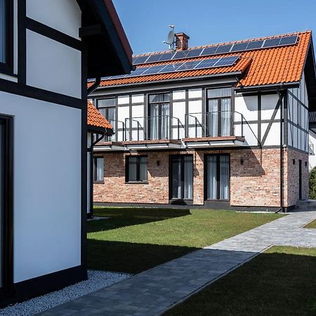 W Starym Porcie - Apartament - 2 Sypialnie クリニツァ・モルスカ エクステリア 写真